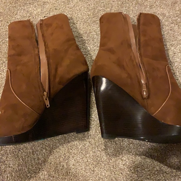 Real Suede Cognac booties - Picture 9 of 9